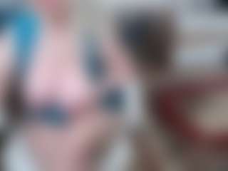 EllyBoobs MILF webcam performer live streaming