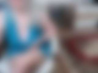 EllyBoobs MILF webcam performer live streaming