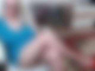 EllyBoobs MILF webcam performer live streaming