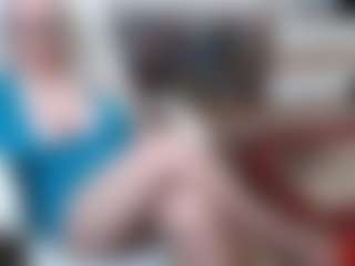 EllyBoobs MILF webcam performer live streaming