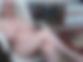 Live cam show with EllyBoobs - Granny on livesuperchat.net