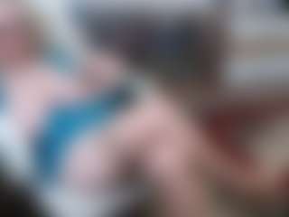 EllyBoobs's Live Sex Cam Show