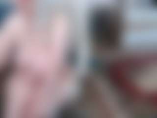 Live cam show with EllyBoobs - Dildo on Uber Horny