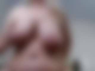 Live cam show with EllyBoobs - Natural on Camsoda