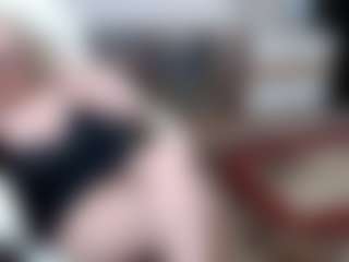Live cam show with EllyBoobs - Middle Aged on Camsoda