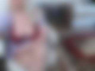 Live cam show with EllyBoobs - Grey Eyes on SmokeAndPoke