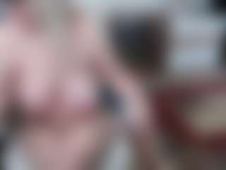 Live cam show with EllyBoobs - Granny on slutload