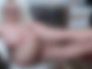 Live cam show with EllyBoobs - Grey Eyes on CamwithHer
