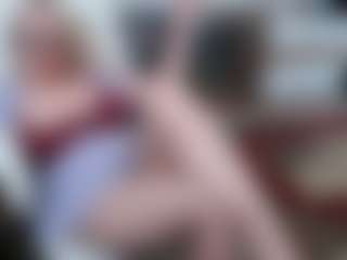 EllyBoobs MILF webcam performer live streaming