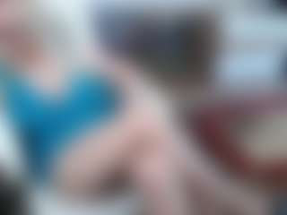 Live cam show with EllyBoobs - Grey Eyes on livesuperchat.net