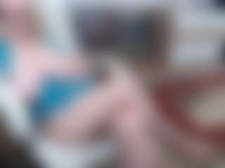 Live cam show with EllyBoobs - Asian Granny on Soda Cam