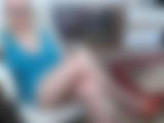 Live cam show with EllyBoobs - Blonde Hair MILF on CamwithHer