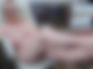 EllyBoobs's Live Sex Cam Show