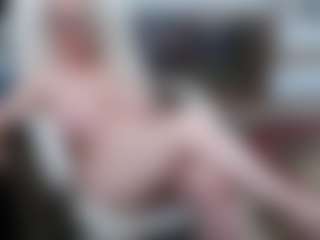 Live cam show with EllyBoobs - Curvy Middle Aged on Mixed Magazine Live