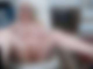 Live cam show with EllyBoobs - Big Tits Mature on Soda Cam