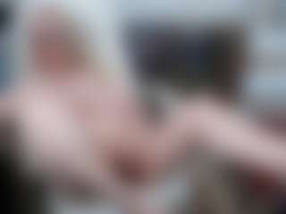 EllyBoobs's Live Sex Cam Show