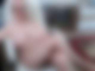 Live cam show with EllyBoobs - Middle Aged on CamwithHer