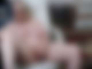EllyBoobs's Live Sex Cam Show