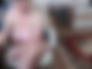 EllyBoobs MILF webcam performer live streaming
