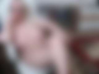 Live cam show with EllyBoobs - Bedroom on Dolls Live