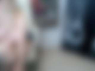 EllyBoobs MILF webcam performer live streaming