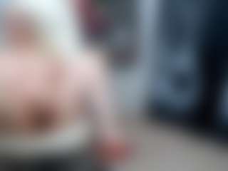 EllyBoobs's Live Sex Cam Show