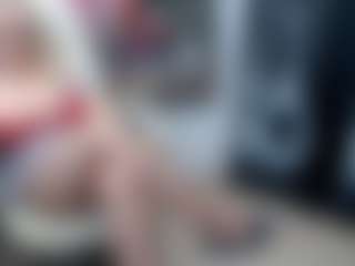 Live cam show with EllyBoobs - Granny Blonde Hair on TastyBlacksLive