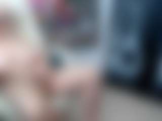 Live-Cam-Show mit EllyBoobs - Blonde Hair Middle Aged auf Camsoda