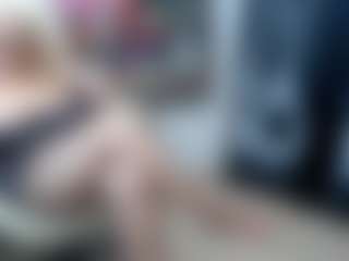 EllyBoobs MILF webcam performer live streaming