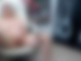 EllyBoobs's Live Sex Cam Show