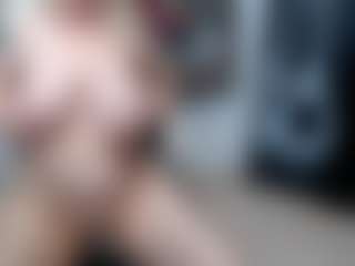 EllyBoobs's Live Sex Cam Show