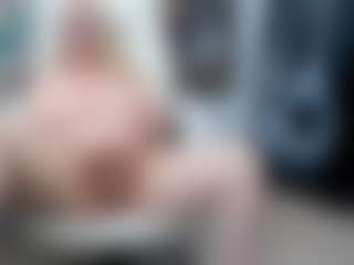 EllyBoobs's Live Sex Cam Show