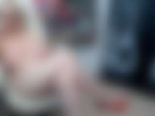 EllyBoobs MILF webcam performer live streaming