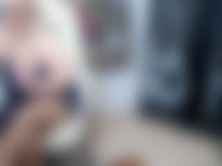 Live cam show with EllyBoobs - Living Room on livesuperchat.net