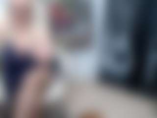 EllyBoobs MILF webcam performer live streaming