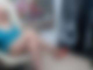 EllyBoobs MILF webcam performer live streaming