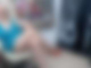 Live cam show with EllyBoobs - Grey Eyes on Dare Cams