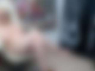 Live cam show with EllyBoobs - Solo on StripNow