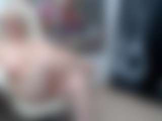 Live cam show with EllyBoobs - Hairy Pussy on Camversity
