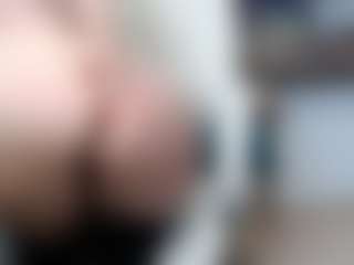 Live cam show with EllyBoobs - Hairy Pussy on CamSextacy