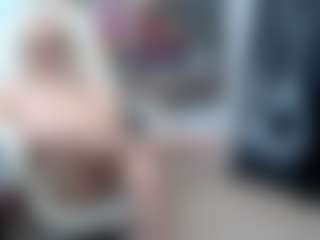 EllyBoobs's Live Sex Cam Show