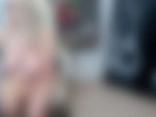 Live cam show with EllyBoobs - Middle Aged on Cam Slut
