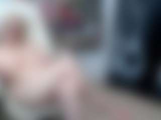 EllyBoobs's Live Sex Cam Show