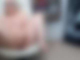 Live-Cam-Show mit EllyBoobs - Granny Big Tits auf Camsoda