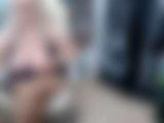 EllyBoobs's Live Sex Cam Show