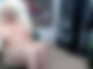 EllyBoobs's Live Sex Cam Show