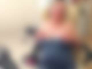 Live cam show with PervertGrandma - Spy Granny on Dolls Live