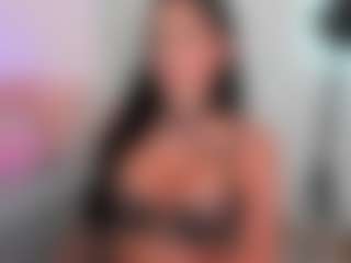 yulli-1's Live Sex Cam Show