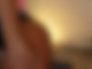yulli-1's Live Sex Cam Show