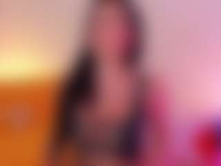 Live cam show with yulli-1 - Athletic on studioflirtlive.com